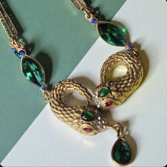 Soo Fun Matte Goldtone Chunky Double Snake Crystal Jeweled Necklace - Picture 4 of 5